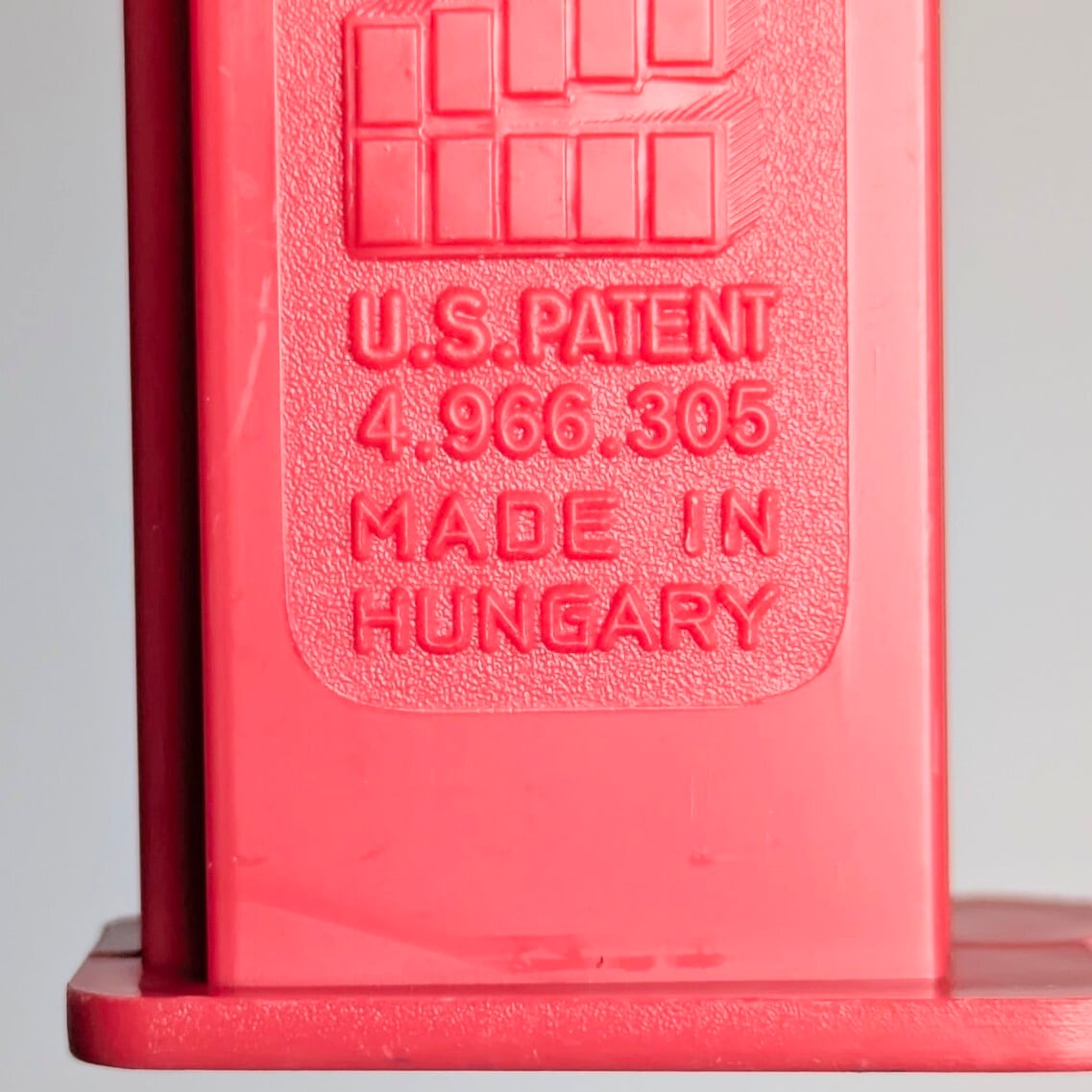 ☆ VINTAGE 90' ☆【 Minnie Mouse ( ミニー・マウス )  】『 リボン&サングラス 』PEZ / ペッツ CANDY&DISPENSER / ヨーロッパPEZ（ハンガリー） 〚アメリカン雑貨 アメトイ〛