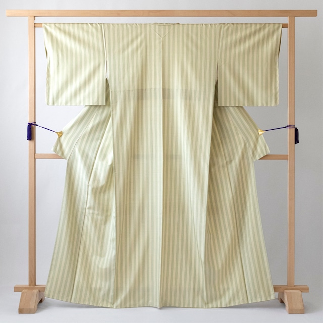 白山工房製　牛首紬　縞の模様　先染め　紬地　袷着物【未使用品】