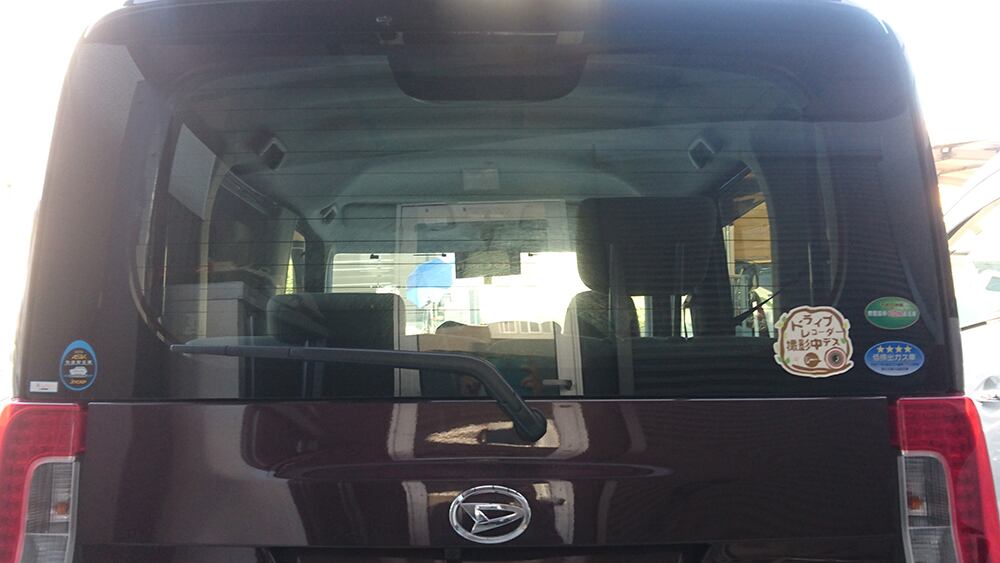 木の枝がかわいい「ドライブレコーダー撮影中デス」ステッカー 【反射素材】【UVカット】※送料無料 dr-stk5