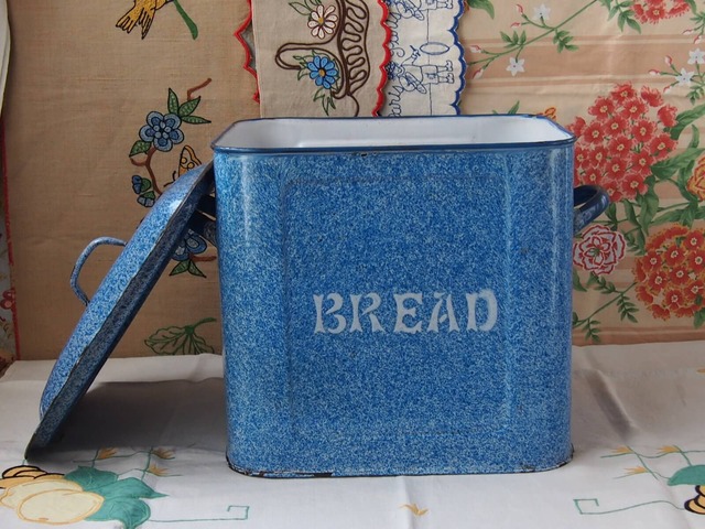 イギリスアンティーク　ブレッド缶　BREAD BIN