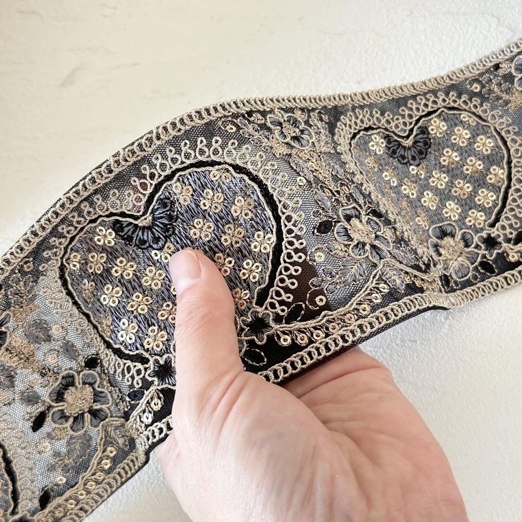ハートワイド [ブラック]インド刺繍リボン 3638 | インド刺繍リボン