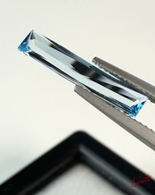 Natural Blue Topaz 2.4ct Baguette Cut Loose Gemstone 天然ブルートパーズ 2.4ct バゲットカット ルース【LE-0074】