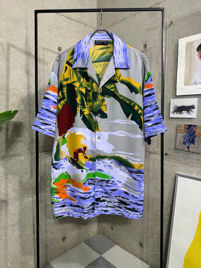 old graphic pattern aloha shirt