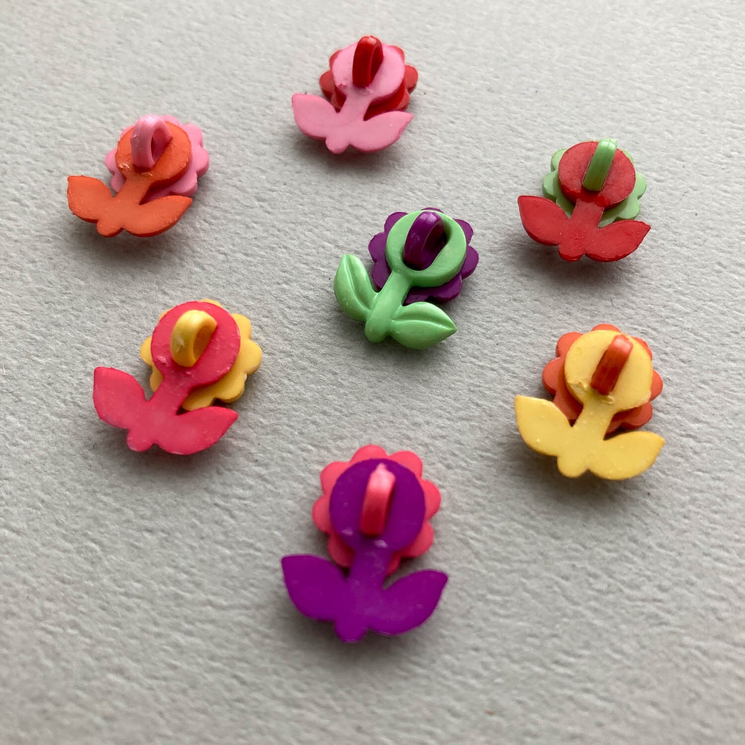カラフルお花ボタンパック（16mm/7p） | Dua-アクセサリーパーツショップ