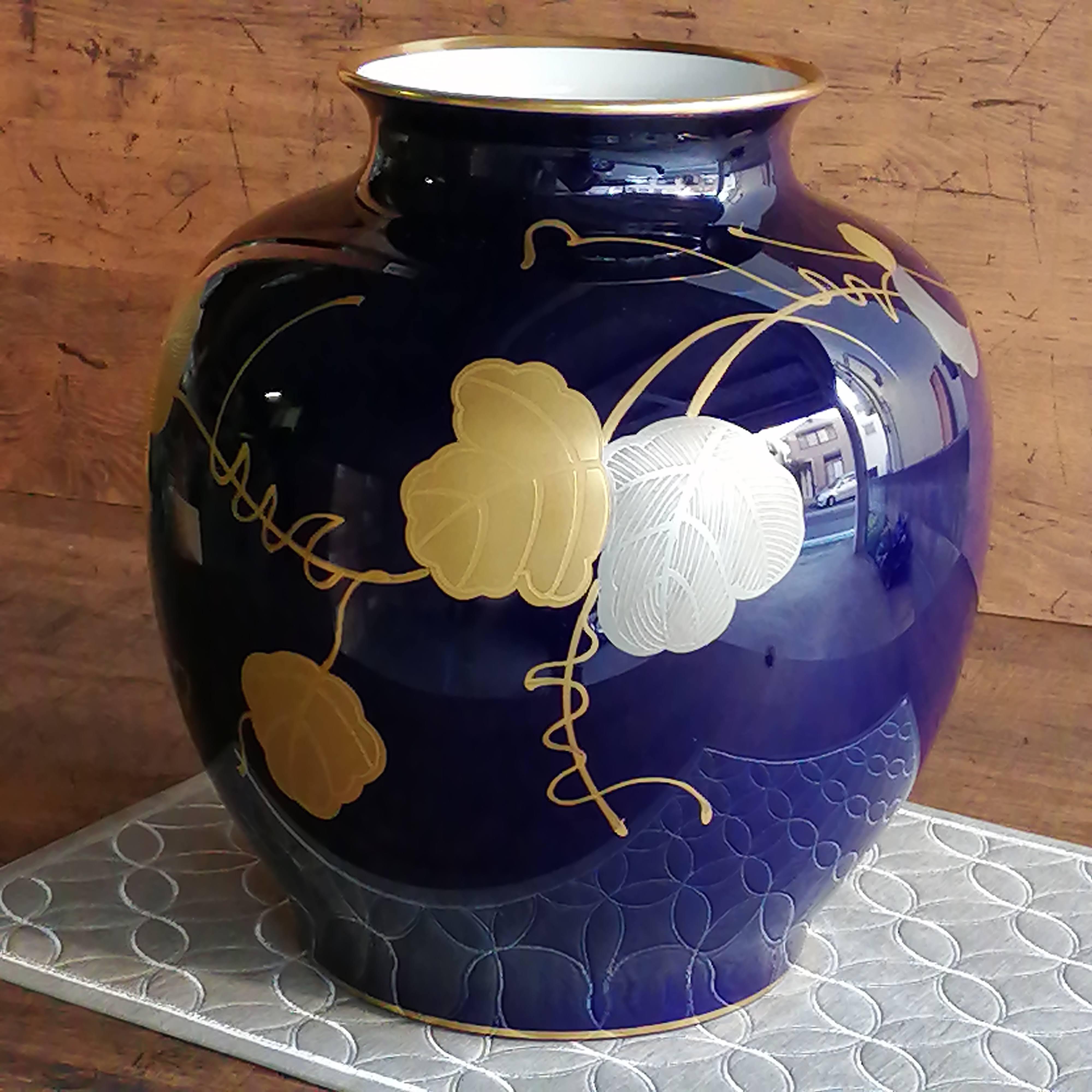 皇室御用達 大倉陶園 JB 瑠璃金蝕葡萄 29cm 花器 花瓶 磁器 高級 - 花瓶