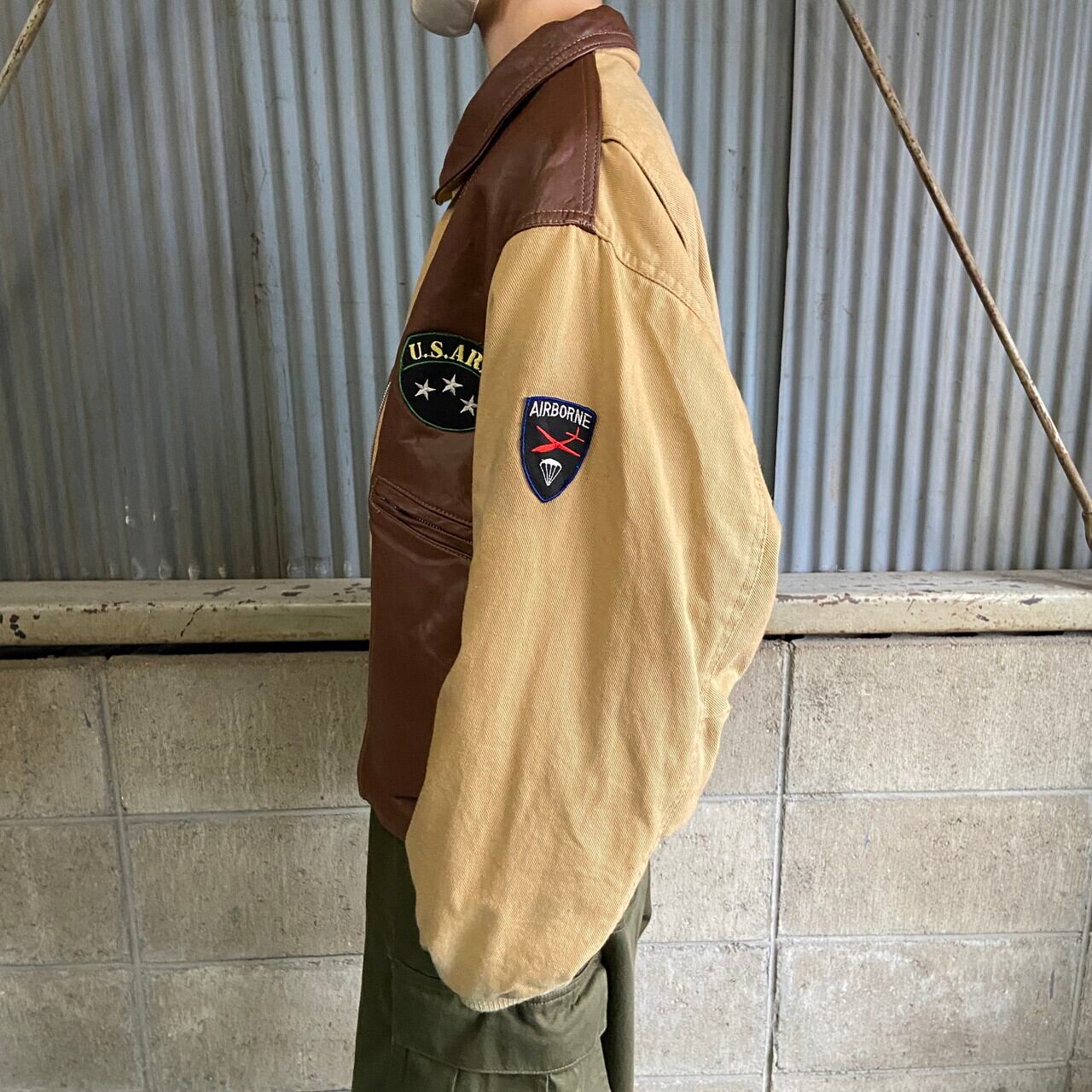 ユーロ古着 異素材 切り替え デザイン A-2 中綿 短丈 ブルゾン ジャケット ユーロ古着 異素材 切り替え デザイン A-2 中綿 短丈 ブルゾン