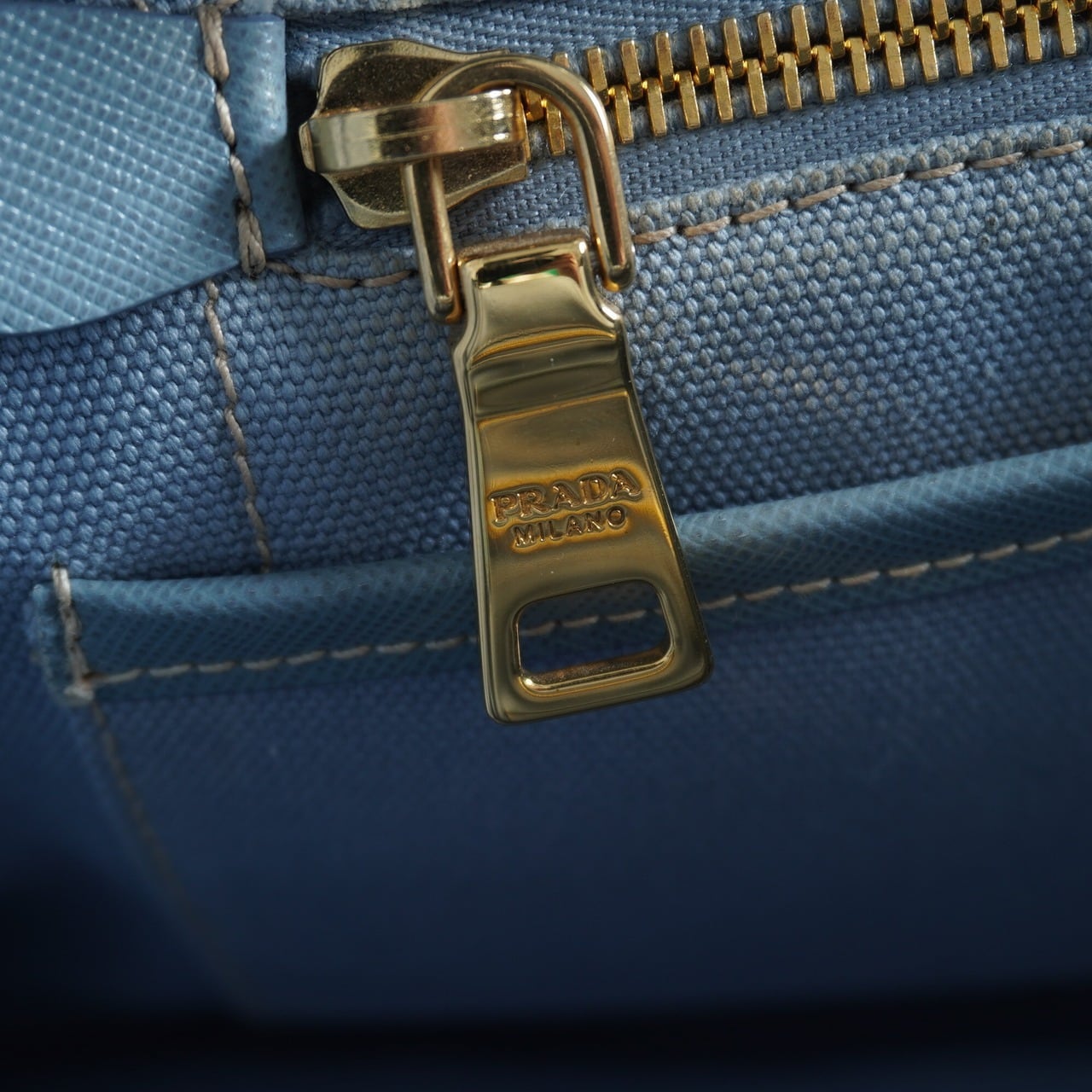PRADA】プラダ サーフデザイン ハンドバッグ light blue | MIXHIVE