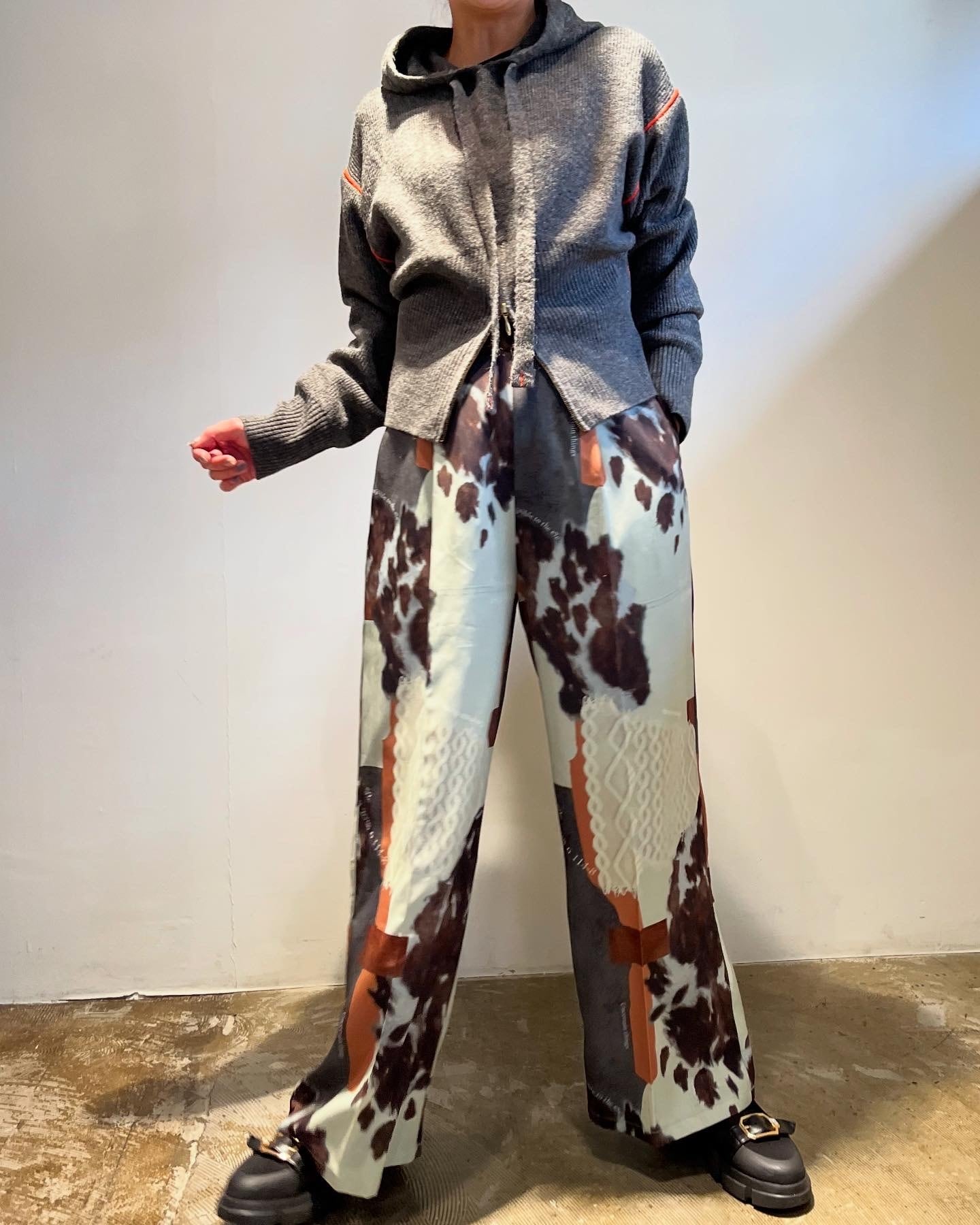 エイミーロウ Eimee Law ｶｳ柄ﾃﾞﾆﾑｺﾗｰｼﾞｭptｾﾝﾀｰﾌﾟﾚｽﾊﾟﾝﾂ | Sister by