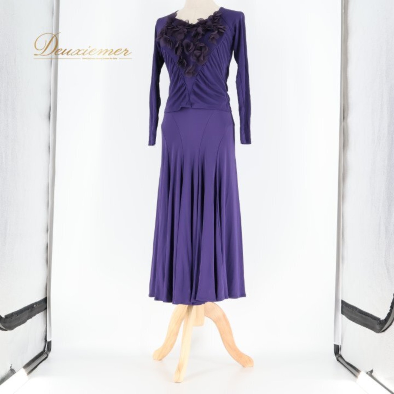 社交ダンス 衣装 チャコット Chacott ROYAL DANCE 日本製 トップス ブラウス スカート パープル系 紫 無地 レース 伸縮 ストレッチ ダンス パーティ 発表会 上下セット きれいめ 衣装用 女性用 ダンス用 ステージ衣装 発表会用 演奏会用 舞台衣装 伸びる素材