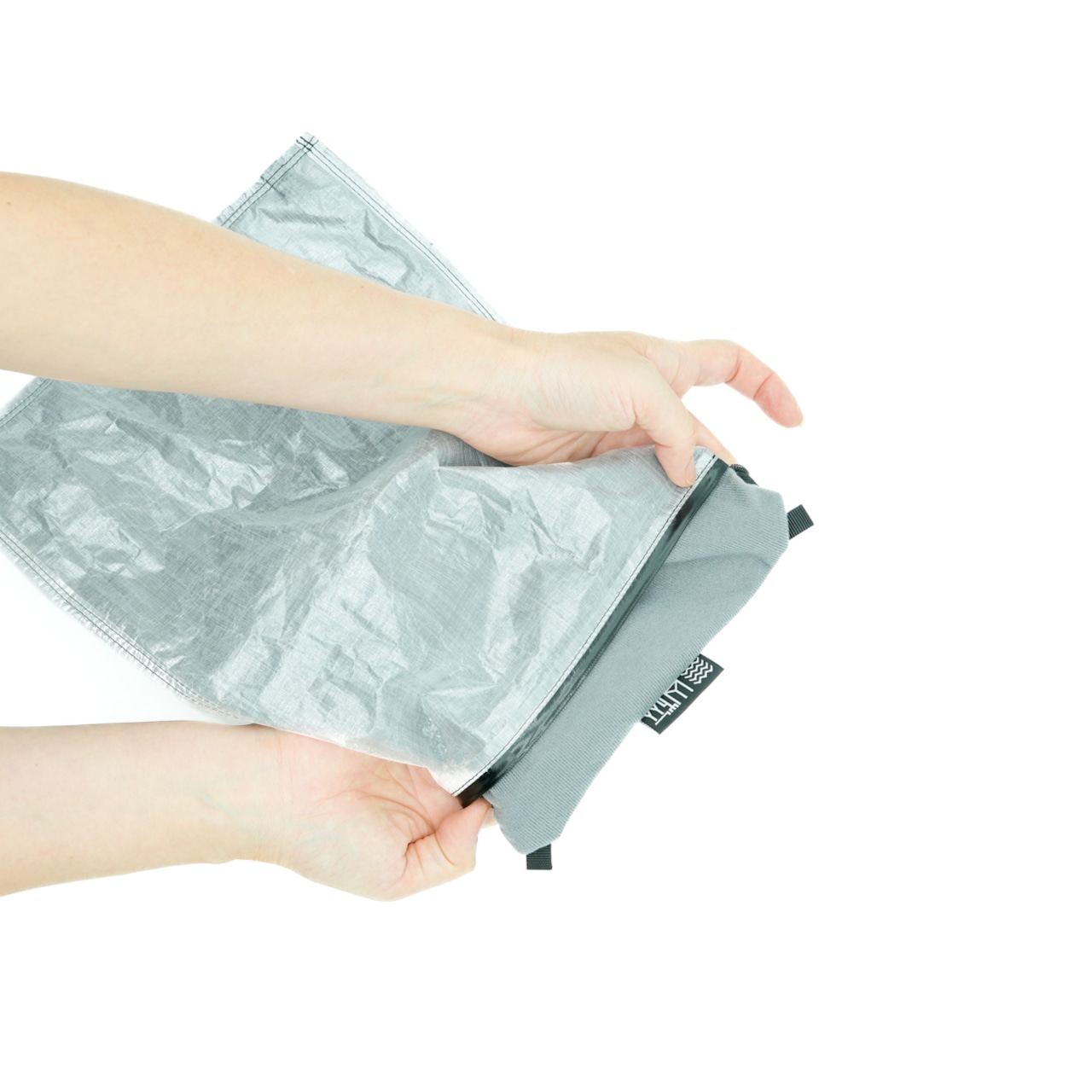 ダイニーマ製リバーシブルピロー（テント泊用枕/軽量/登山用スタッフバッグ/登山装備軽量化/スタッフサック）