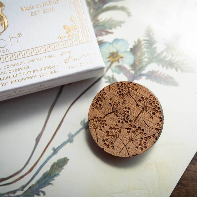 white dill / 可憐（Brooch）