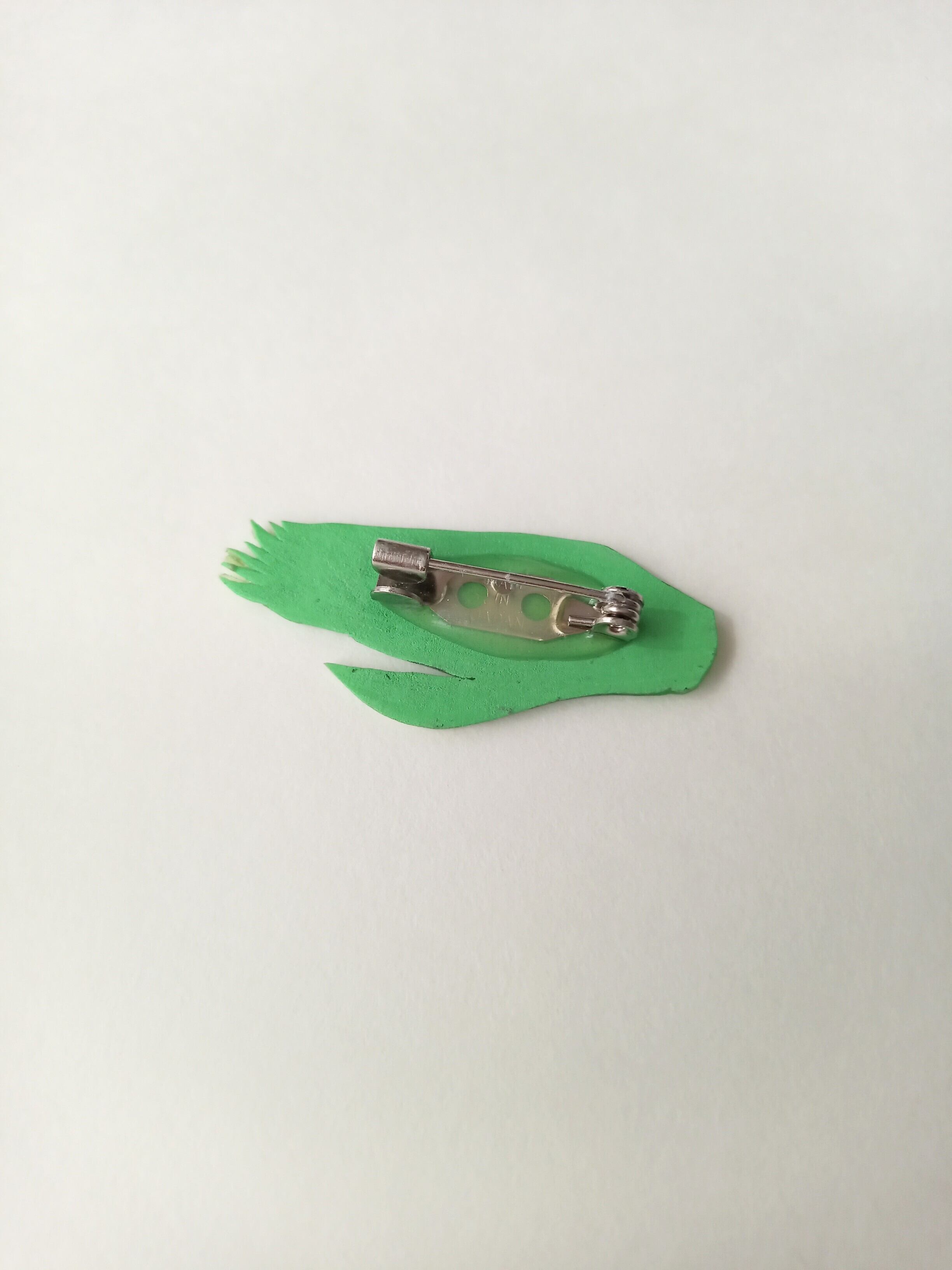 ヘンテコ ブローチ 「たらの芽」