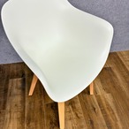 MAGIS SUBSTANCE armchair SD5020a 日本仕様 plywood legs natural × white マジス サブスタンス アームチェア レッグス ナチュラル × ホワイト デザイナーズ家具 保証あり【未使用品】【250サイズ】