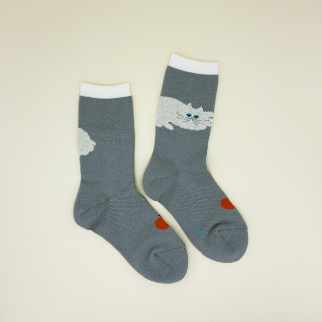 【UMAO】SOCKS  FLUFFY CAT & APPLE ふわふわの白猫と林檎 ソックス