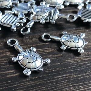 【2個】ホヌ チャームIII