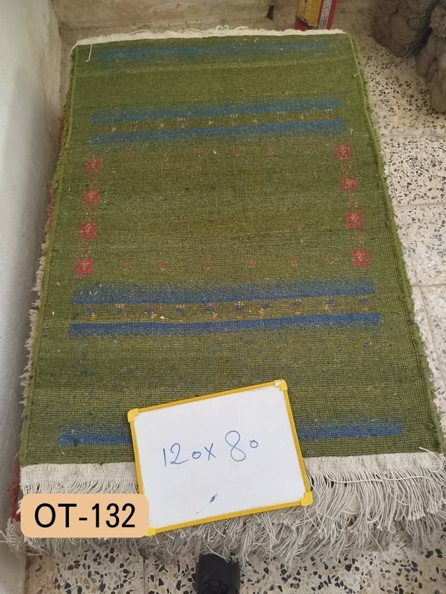 2026年 織りたてギャッベ【No.132】 ※現在、こちらの商品はイランに置いてあります。ご希望の方は先ずは在庫のご確認をお願いします。