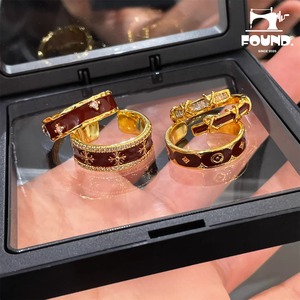 Retro Chrome-Style Monogram Ring in Burgundy & Gold(FD103)