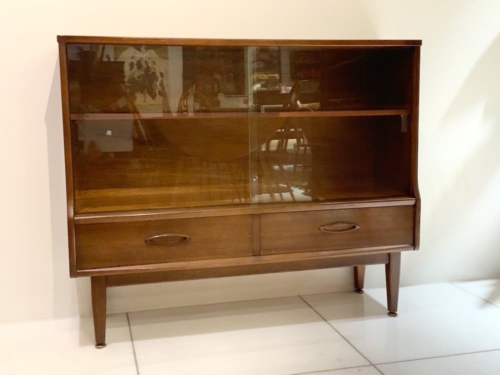 北欧Style.ANTIKAとモダン ガラスキャビネット イギリスヴィンテージ