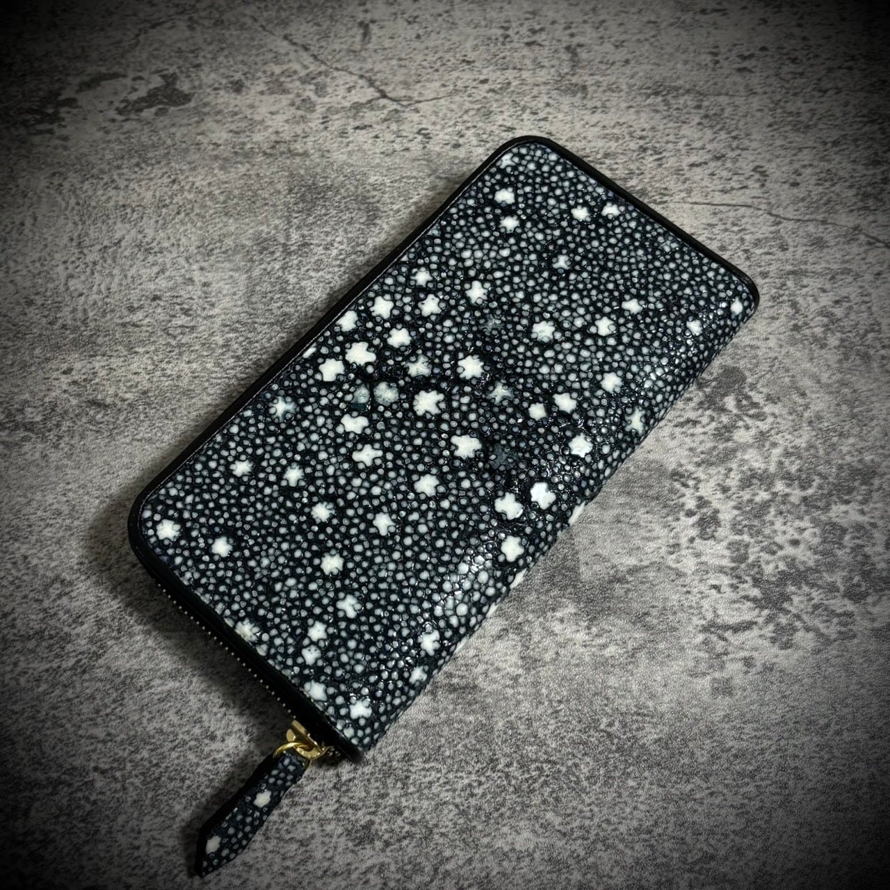 Souさんリクエスト極上。梅花皮　長財布　スタースティングレイウォレット スタースティングレイ 長財布 エイ革 一枚革 ガルーシャ カイラギ 梅花