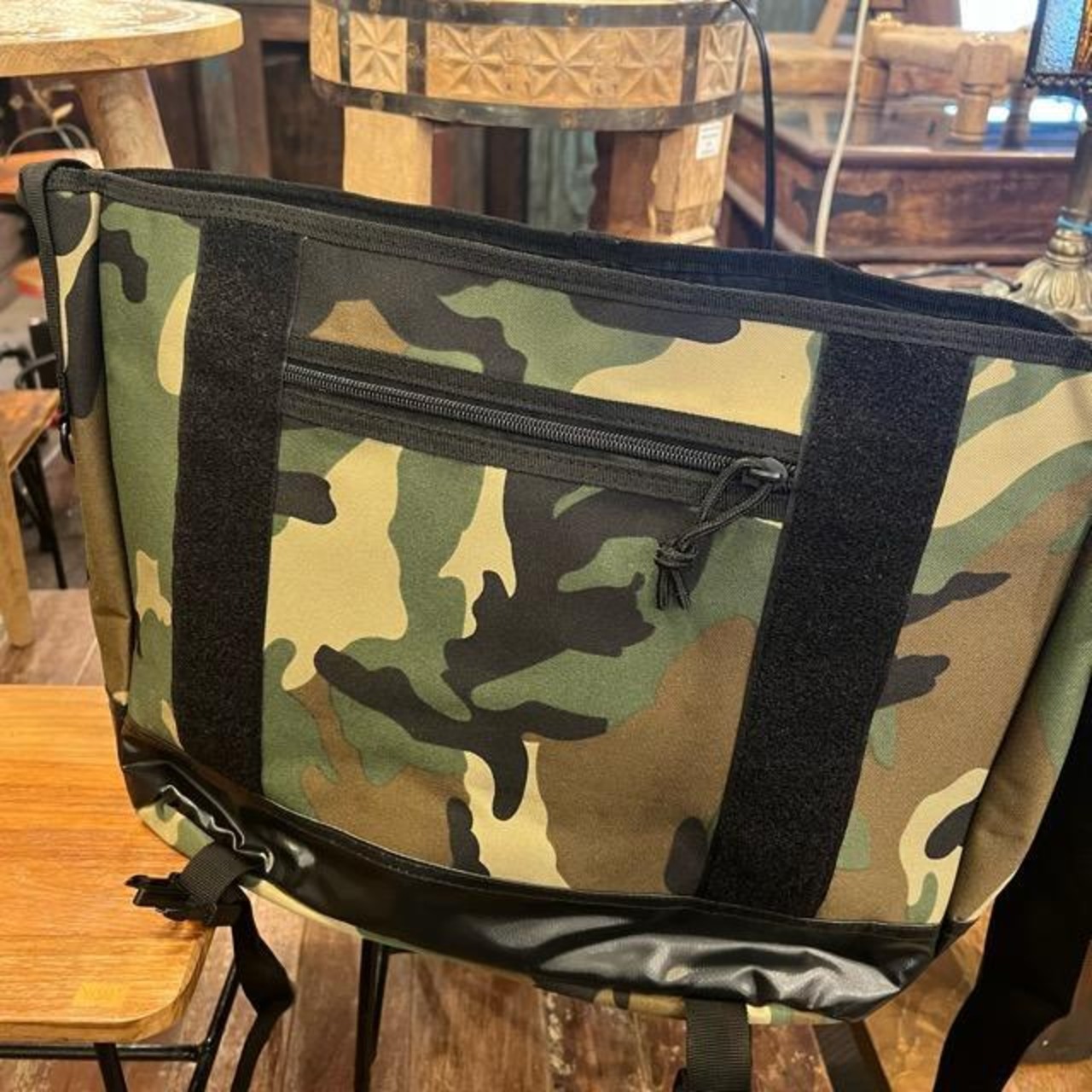 Camo pattern messenger bag by Wood Land. Military camo camouflage messenger bag, travel bag, Boston bag, large capacity.