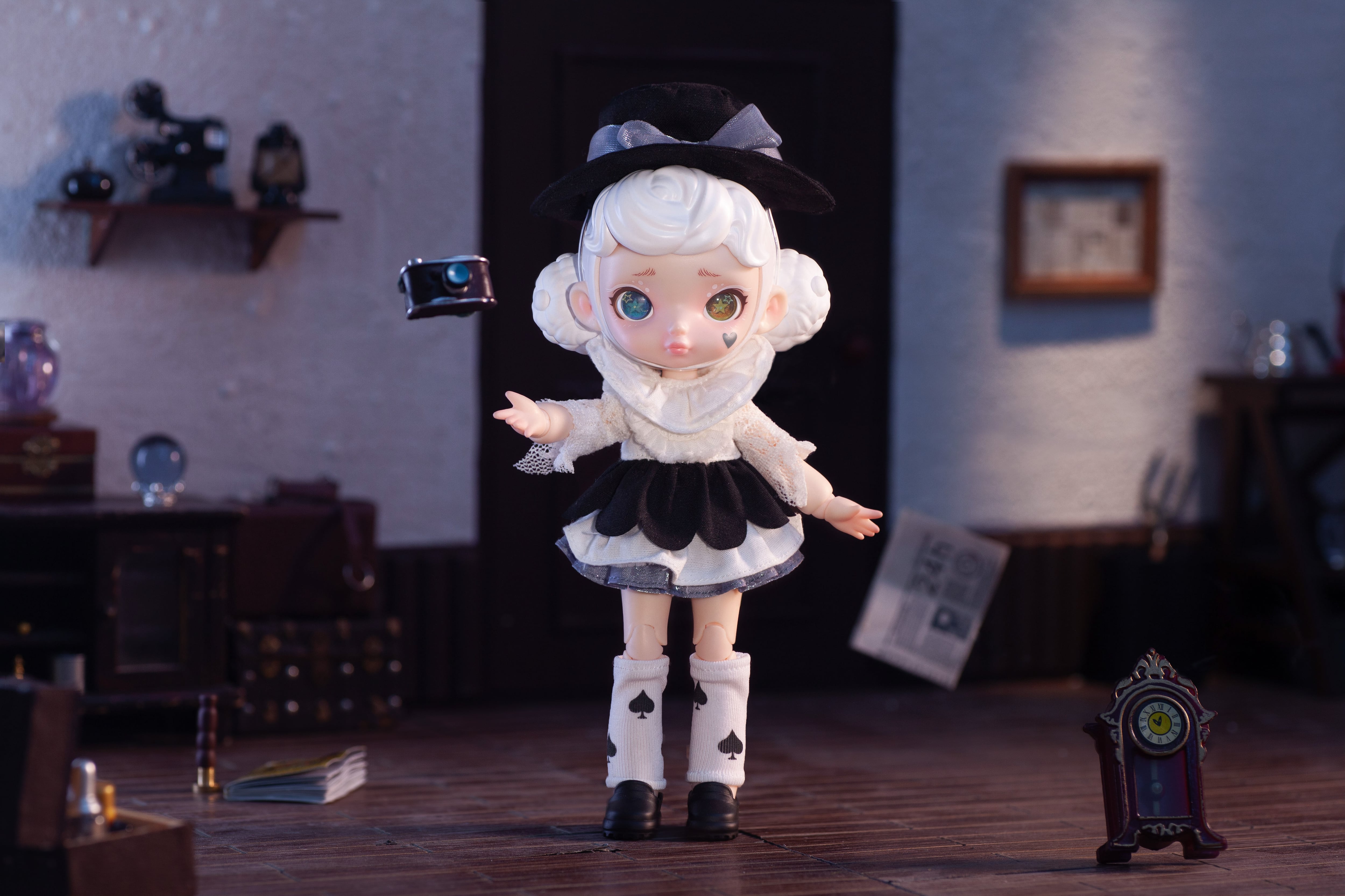 ToyCity LAURA-モノクロスペクトルシリーズ | nomads online shop