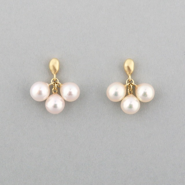 Akoya baroque pearl bunch pierce