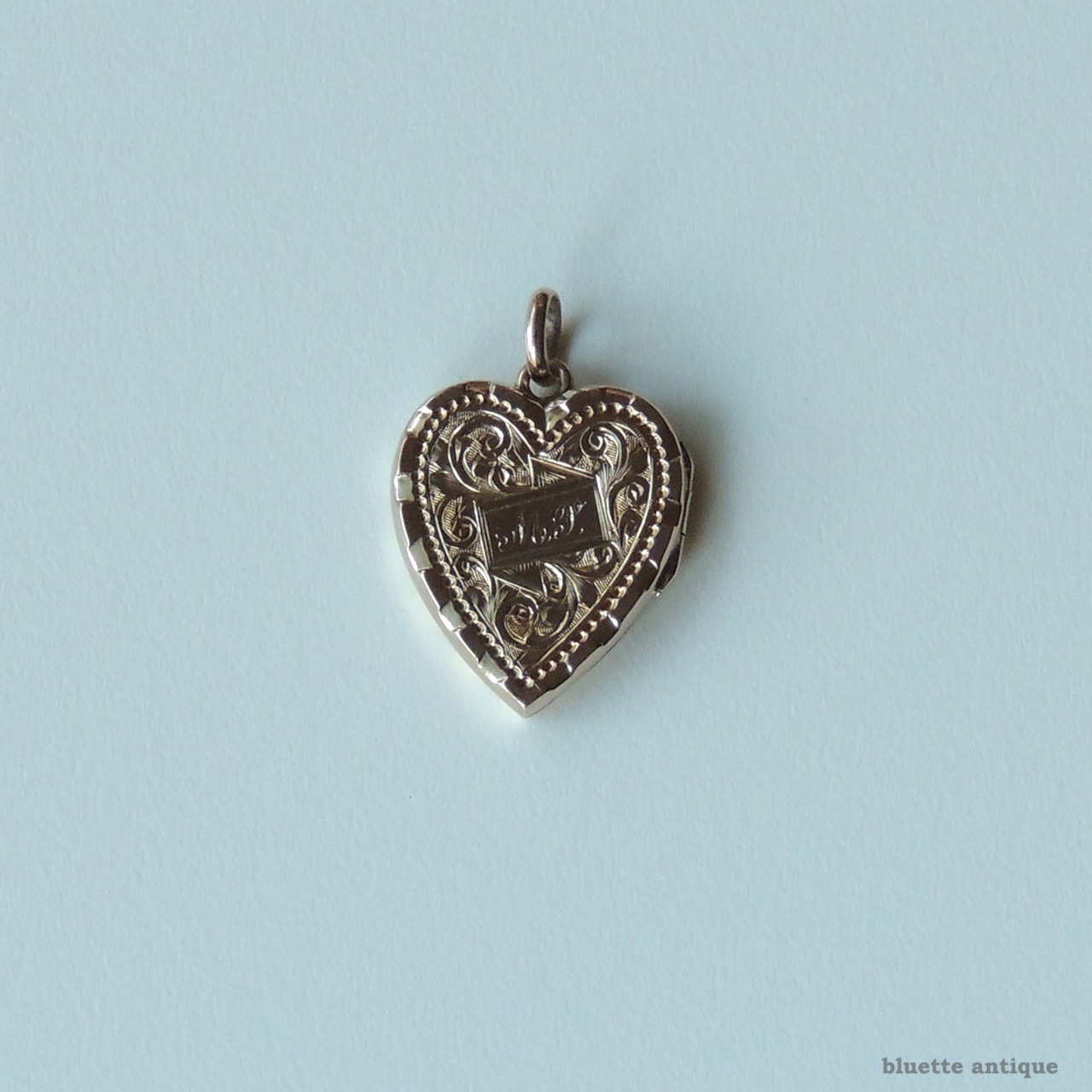 アンティーク 9ctゴールド back and front アカンサス ハート ロケット