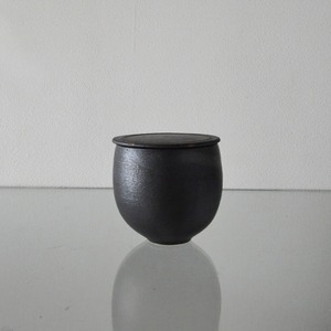 【LIMITED】小野俊 / 黒鉄釉 蓋物(丸・高) M