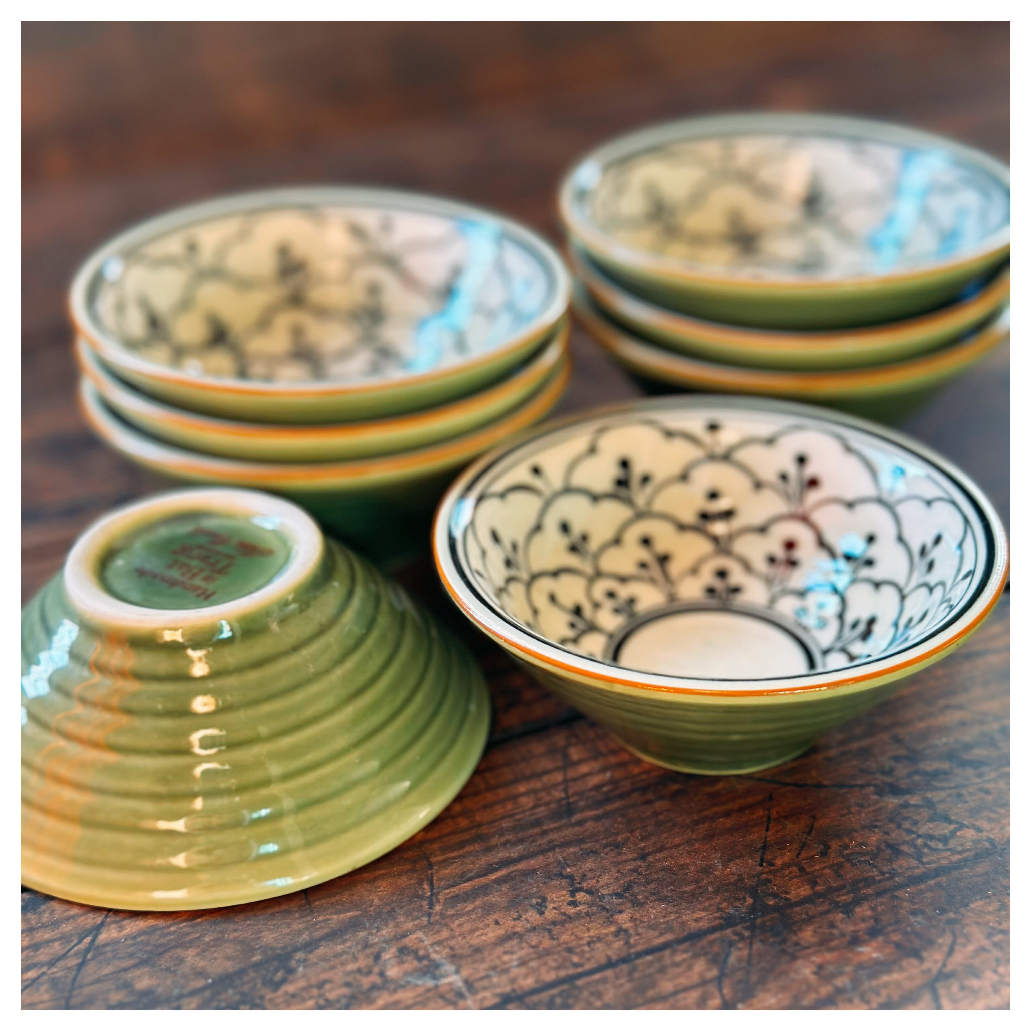 ベトナムのバッチャン焼き 菊柄 雫柄 盛り皿 丸皿 | Kc-Labo's shop