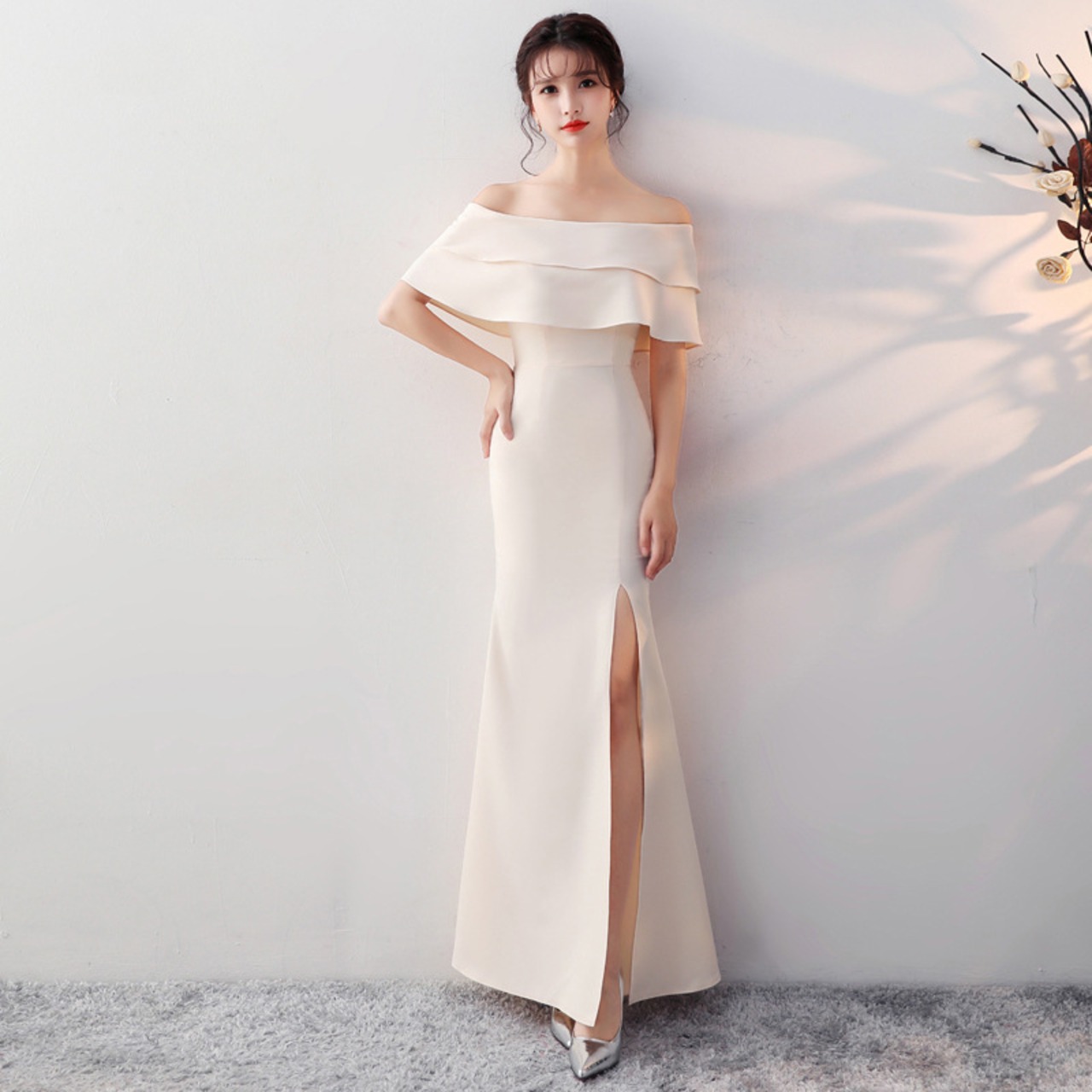 大人気上昇 パーティードレス オフホワイト オフショル スリット 2次会  