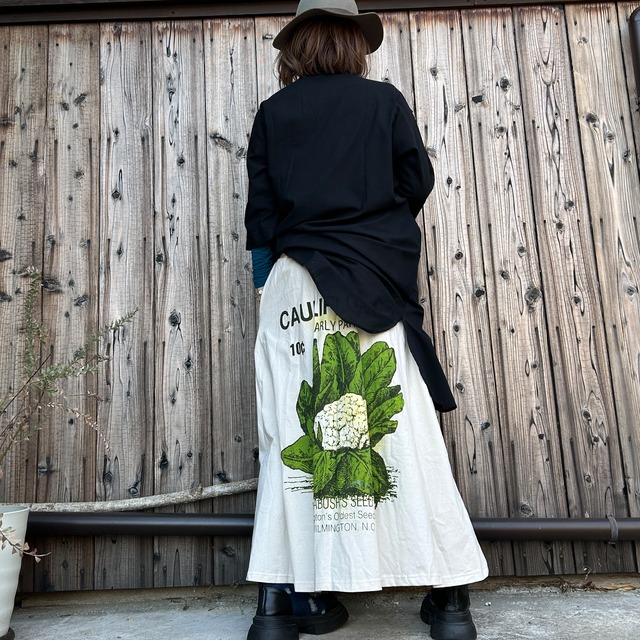 ポップ柄カット素材スカート