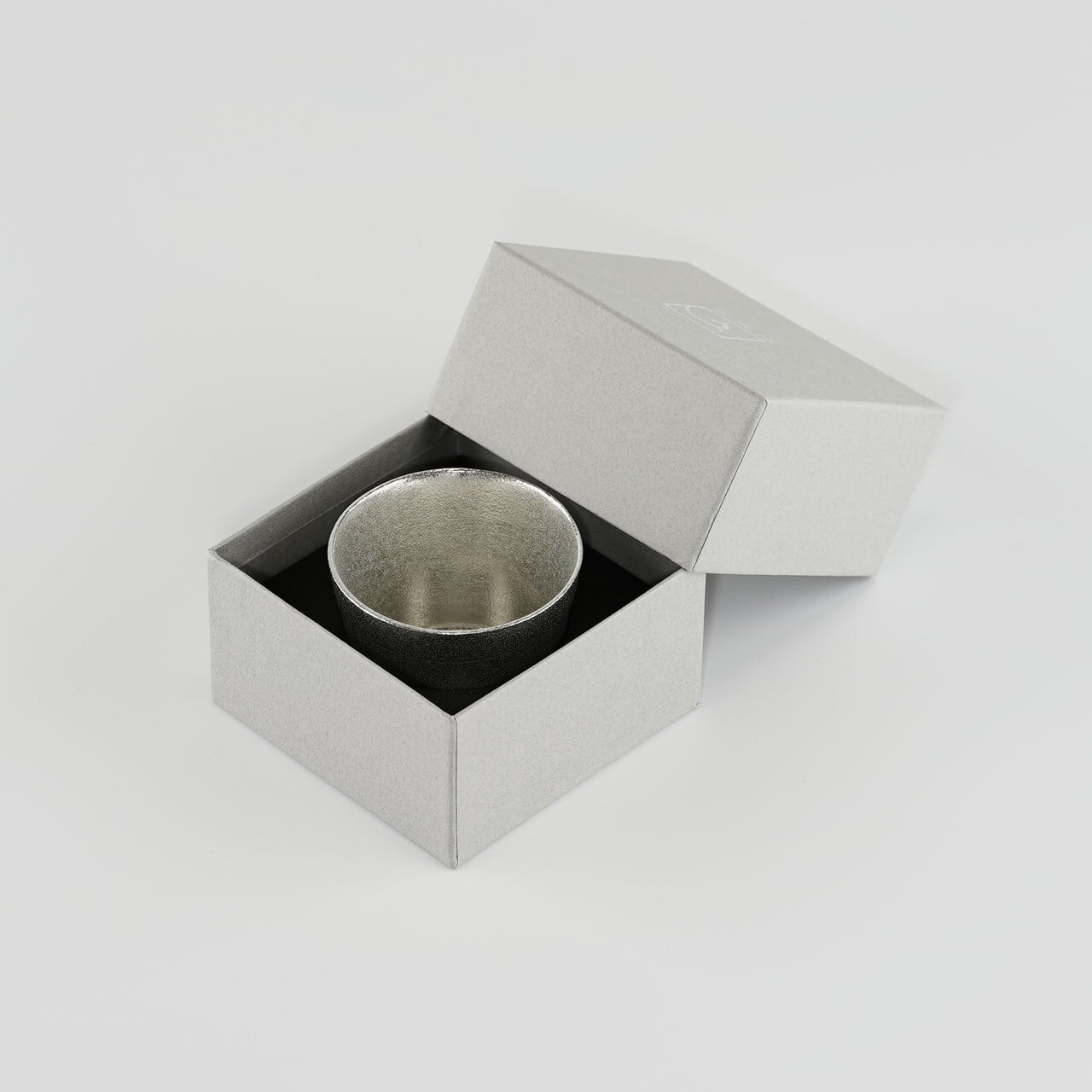 錫製の酒器／ぐい吞み》静波 ぐい呑み（単品）｜銀雅堂 | 生活を楽しむ