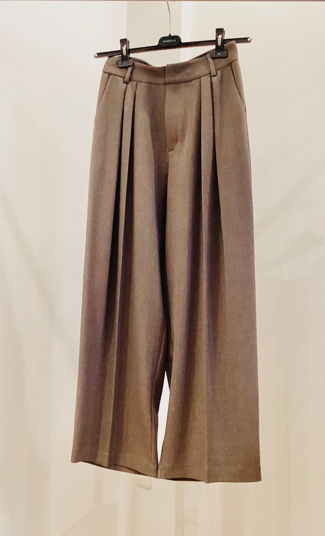 ウールライクツータックハンサムパンツ(Instagram配信中)