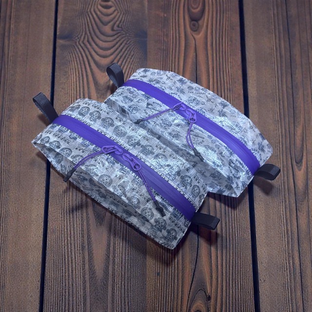 DCF 総柄スクエアポーチ ミディアム ／ ダイニーマ生地