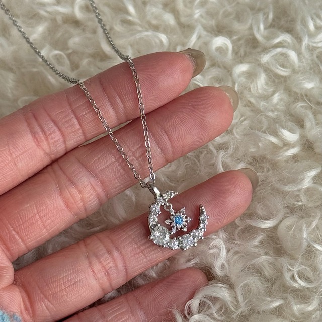 Lola月下の雪ネックレス