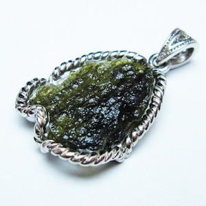 モルダバイト ペンダント 原石 ペンダントトップ メール便可 [M便 1/20] 199-414