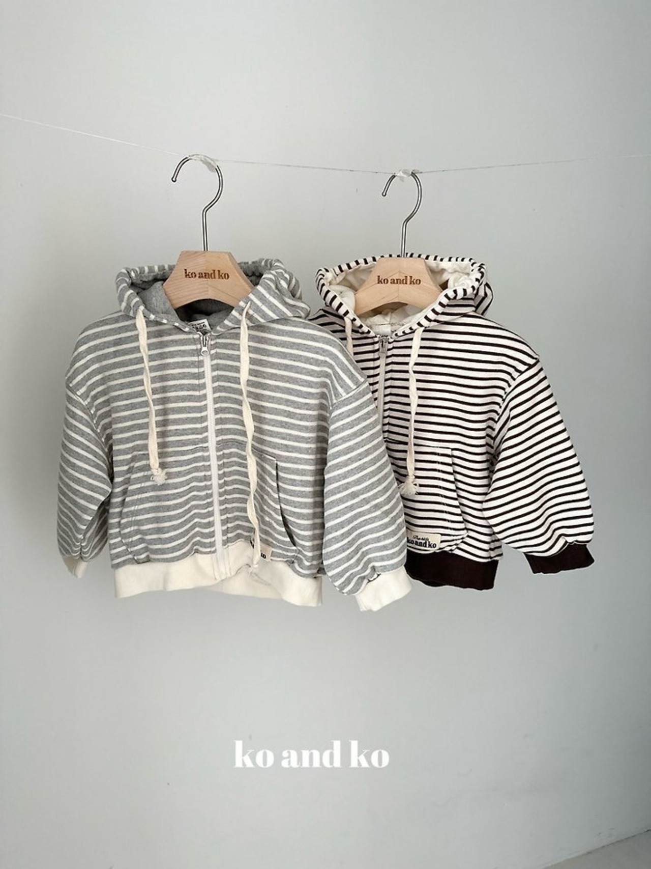 〖取寄〗韓国子供服 / 26winter / ko and ko / ボーダー ジップアップパーカー / キッズ服 *XXS~L*