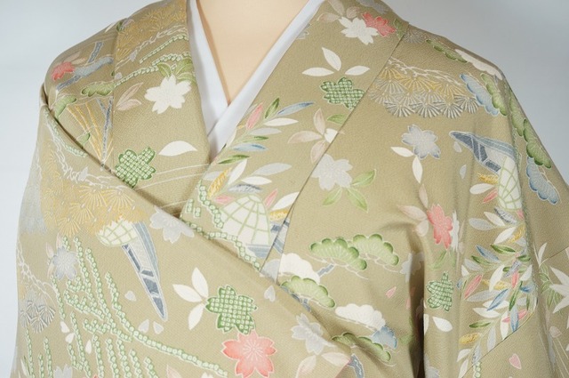 やまと誂製 吉祥文 松竹桜 小紋 正絹 薄柳色 黄緑 280 | kimono Re:和 