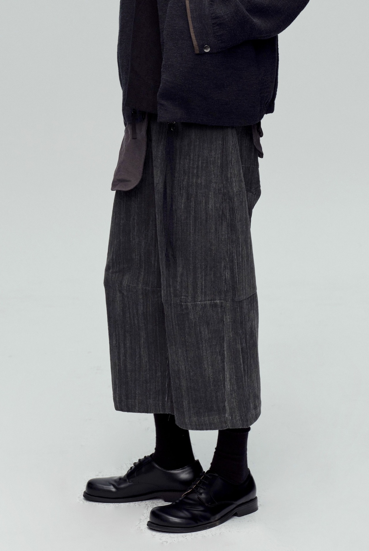 DECESOLO 25AW ルーズストライプ クロップドコーデュロイパンツ