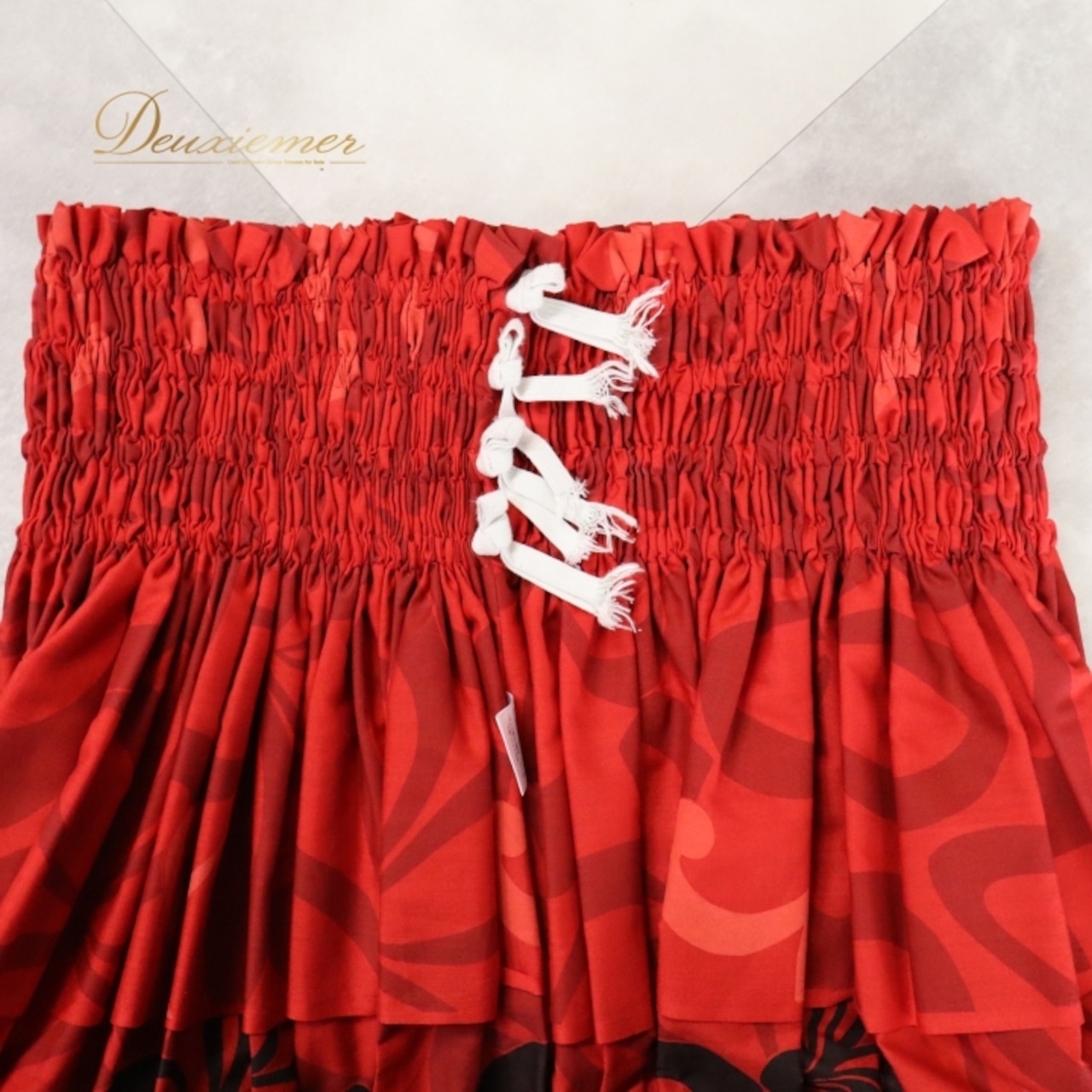 フラダンス 衣装 パウスカート レッド系 セキノレーシングスポーツ 日本製 プルメリア柄 ハワイアンプリント 日本製 アロハ フラ ダンス レッスン 練習 シングル スカート フレア 華やか 鮮やか かわいい おしゃれ 大人っぽい 赤 黒 白 橙 ブラック系 ホワイト系 オレンジ系 フラダンス スカート フラダンス衣装 日本製 プルメリア柄 ハワイアン柄 ダンスレッスン 練習用 スタイリッシュ カジュアル おしゃれ レディース 赤系スカート ブラック系スカート かわいいデザイン