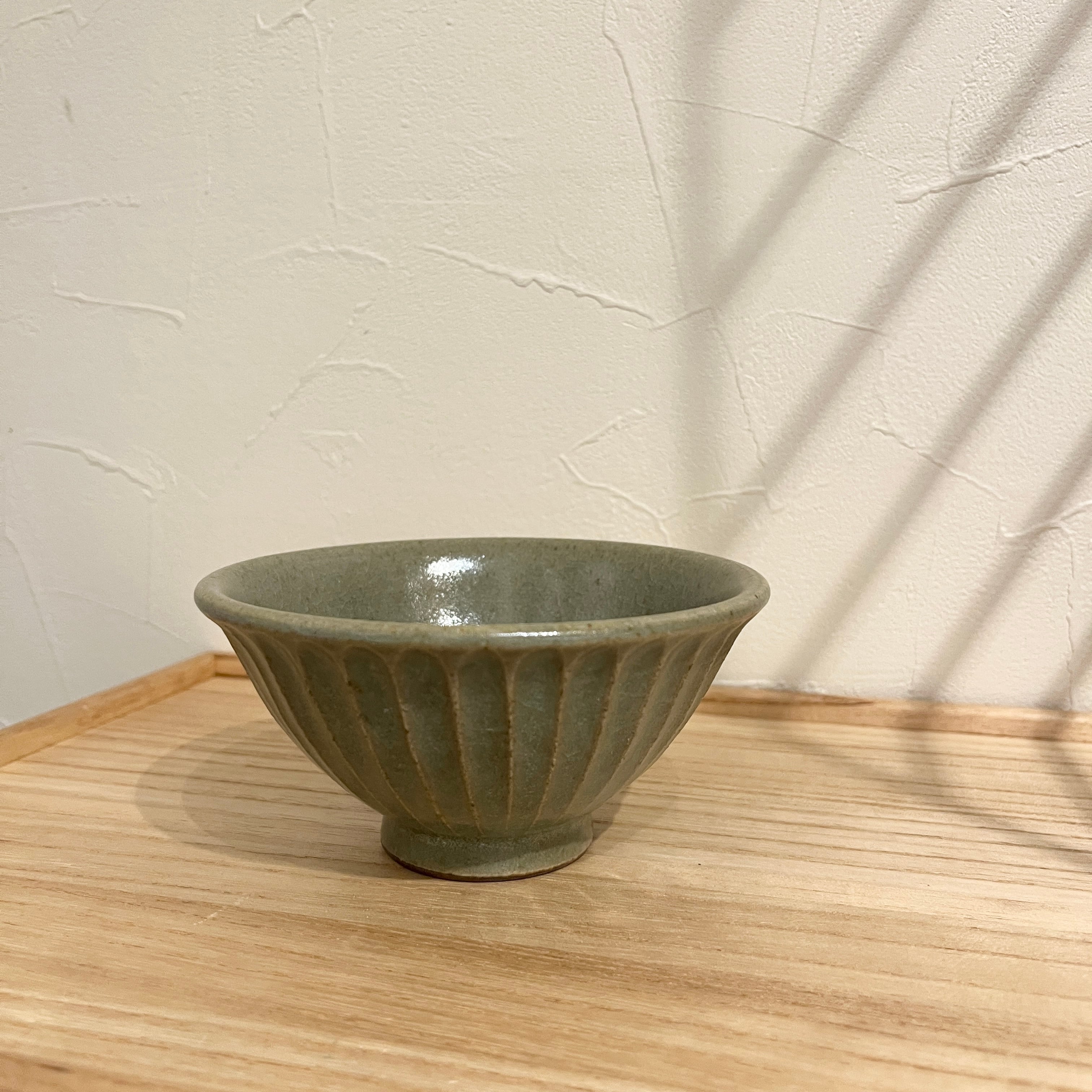 期間限定販売＞ 手島英則 松灰釉 シノギ飯椀 | ihana design(イハナ