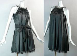 ★送料無料★9号☆襟元ビジュ－飾りサテンのフレアワンピ(OPN9174)