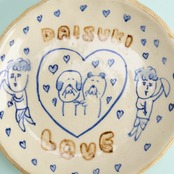 < yaseekassy > プレート - DAISUKI LOVE