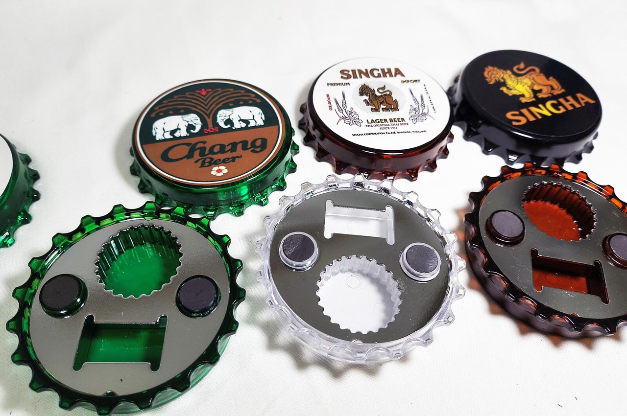 海外バルの雰囲気をご自宅へ！【マグネットボトルオープナー】ボトルキャップ型