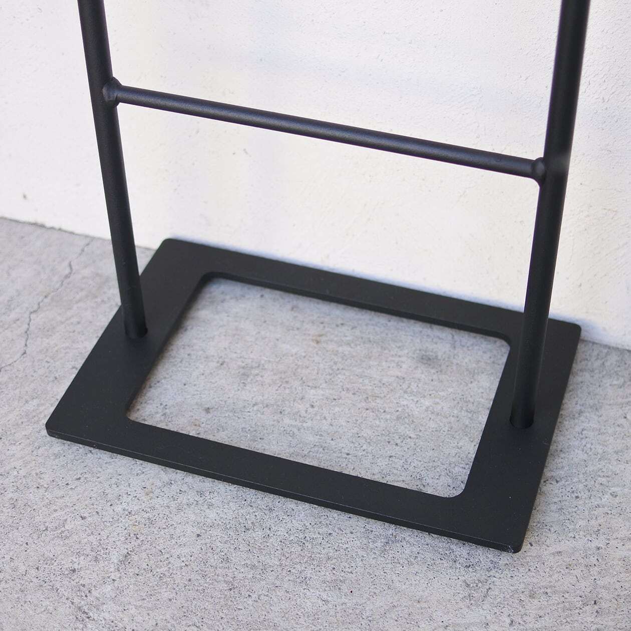 □短納期対応□傘が美しく並んで鍵も置ける。棚のついたアイアン傘かけ