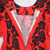 フラダンス 衣装 ワンピース ドレス ブラック系 レッド系 ツーカラー ハイビスカス柄 モンステラ柄 パフスリーブ フリル かわいい 鮮やか 華やか 明るい 赤 黒 ハワイアンダンス レディース ハワイアン アロハ ハワイアンプリント ダンス レッスン 練習