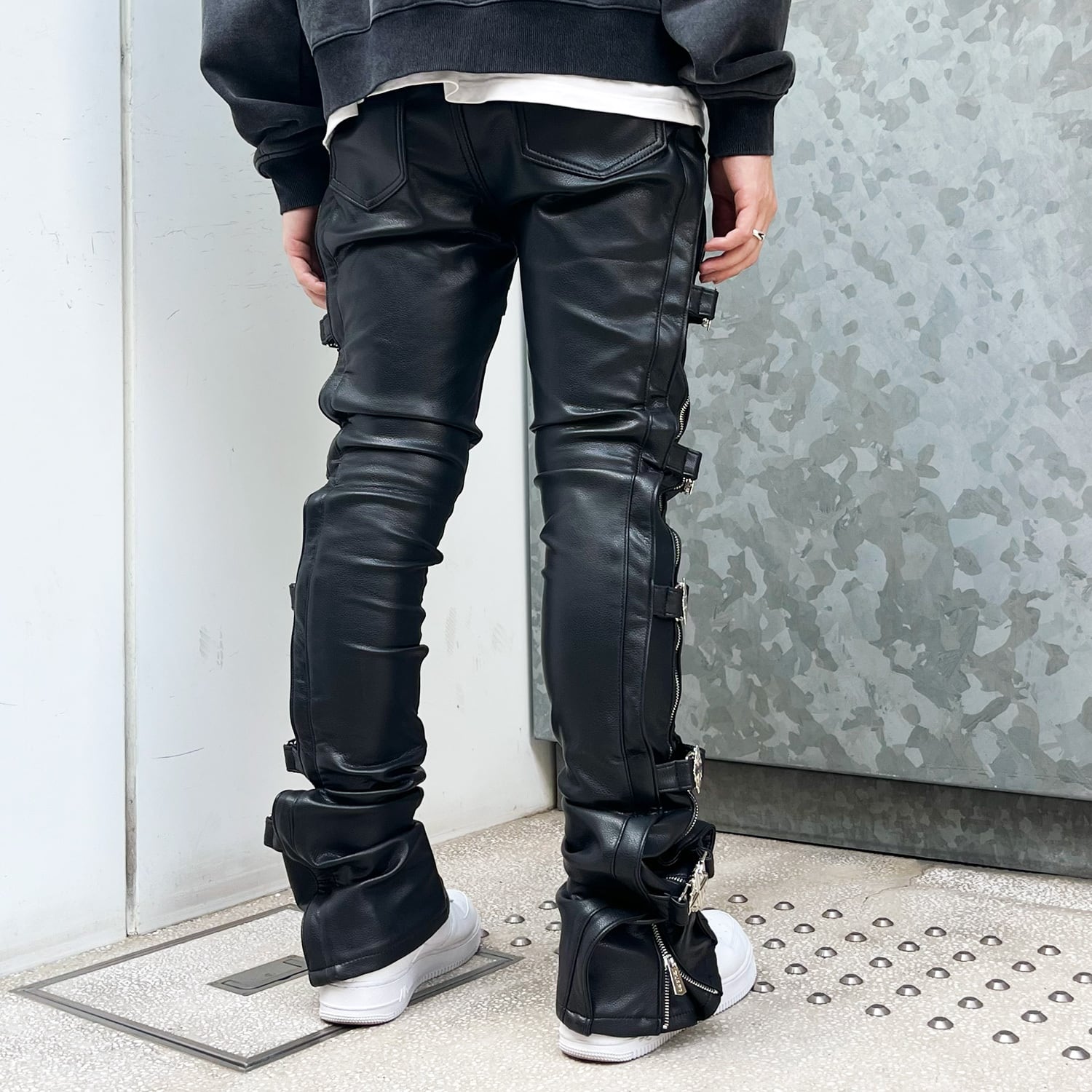 GUAPI / BUCKLE LEATHER PANT | HOLICK