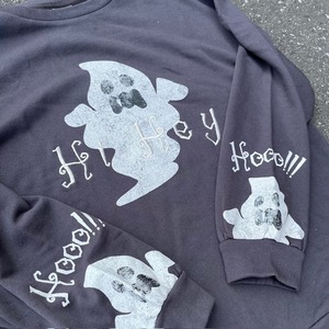 【視線泥棒】「そのおばけ可愛いですね」で繋がるおばけまみれ刺繡 スウェット　【人見知り仕様。】/ All-Over Ghost Embroidery Sweatshirt (Eye-Catching Conversation Starter)