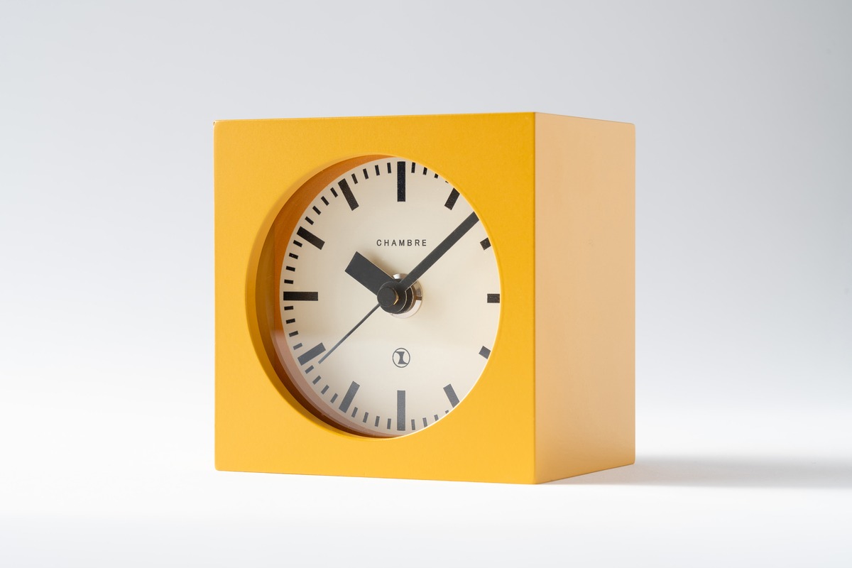 BLOCK DESK CLOCK MUSTARD | シャンブル【CHAMBRE】byインターゼロ