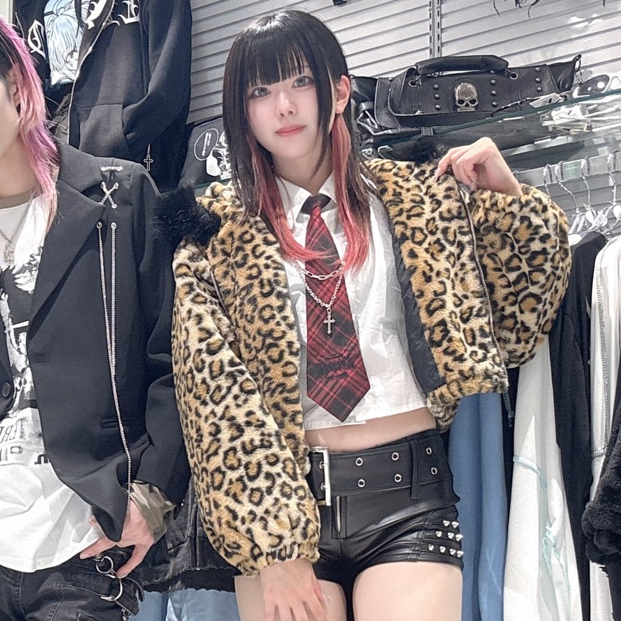 ヒョウ柄ネコ耳ロゴファー☆ショート丈ブルゾン | VOLCAN&APHRODITE